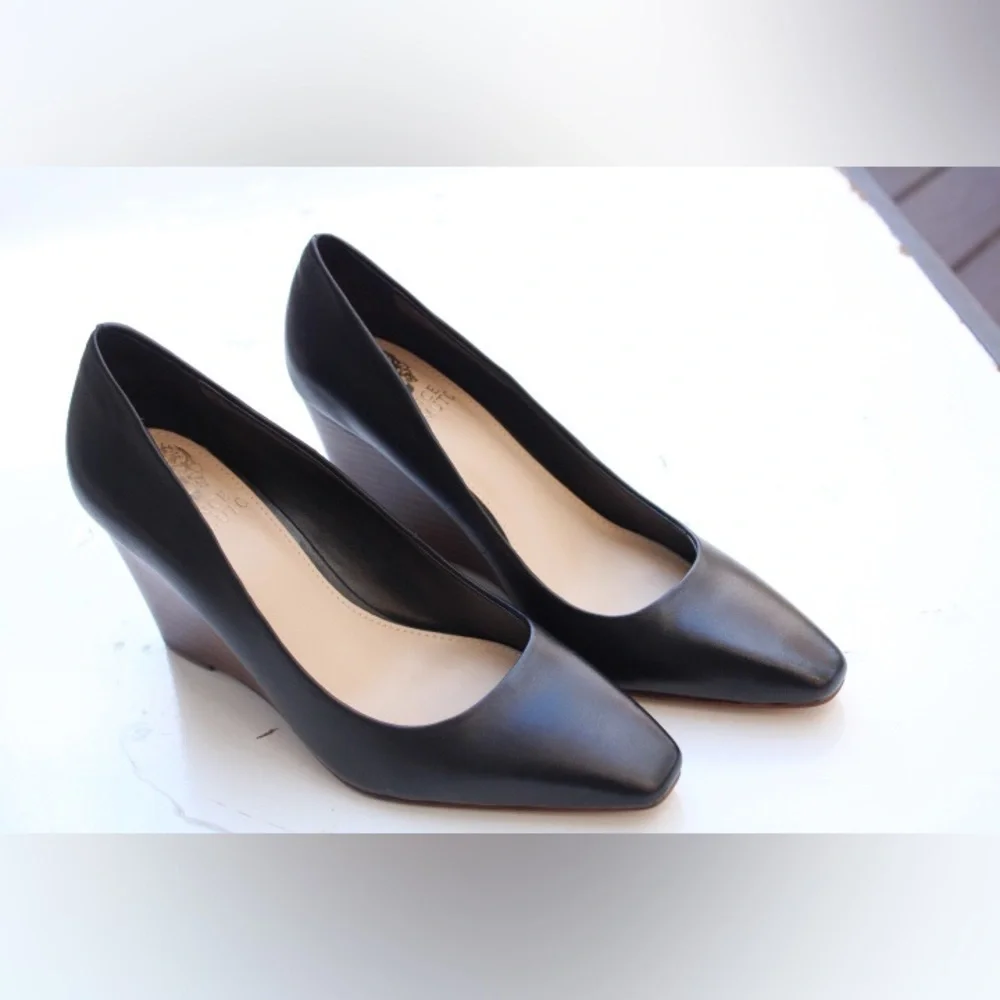 NWOT Vince Camuto wedges